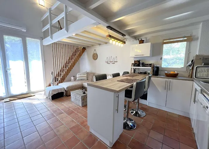 Le Costabella - Pour 4 Personnes A 5 Minutes De La De L'almanarre A Lejlighed Hyères