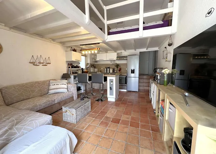 Le Costabella - Pour 4 Personnes A 5 Minutes De La De L'almanarre A * Hyères