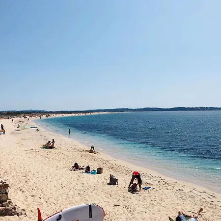 Le Costabella - Pour 4 Personnes A 5 Minutes De La De L'almanarre A * Ιέρ